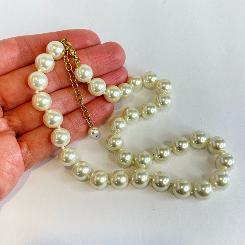 Hand Knotted Faux Pearl Glass Bead Necklace Gold Tone Clasp Adjustable Ivory - Picture 6 of 11